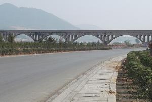 林(lín)州市(shì)“黃(huáng)金(jīn)通(tōng)道(dào)”項目